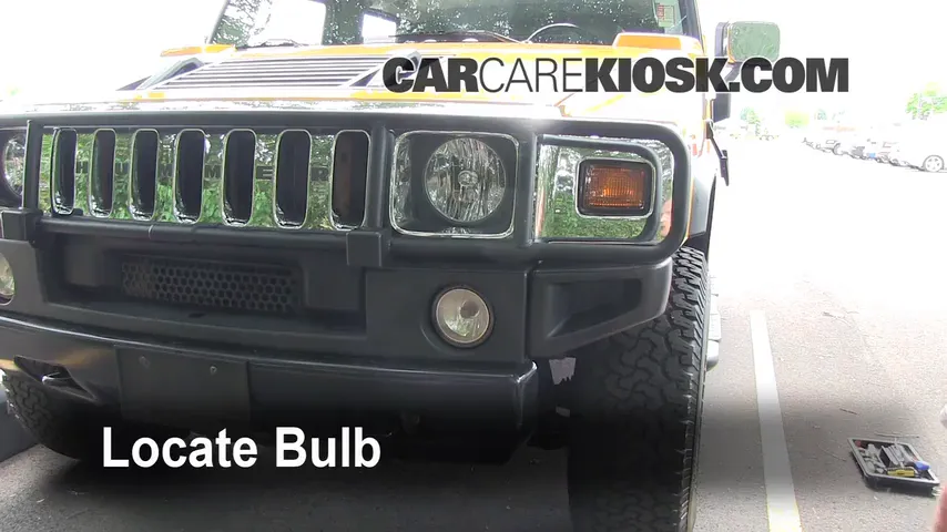 2003 Hummer H2 6.0L V8 Lights Headlight (replace bulb)
